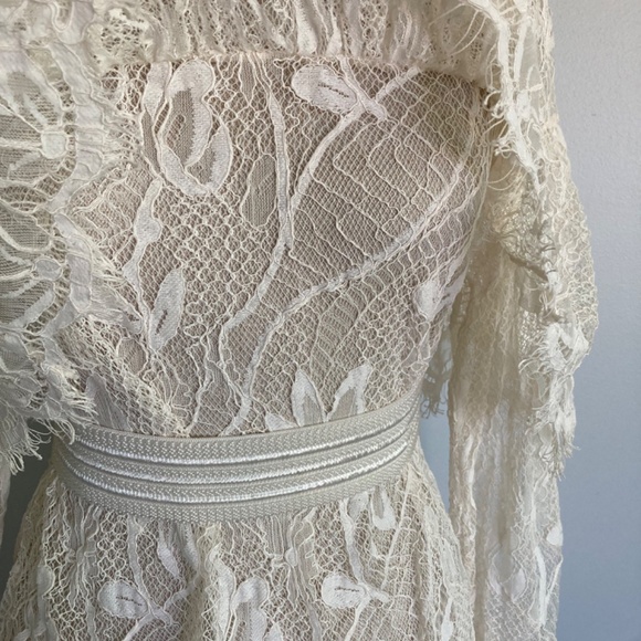 Vintage Inspired Lace Blouse - Picture 7 of 9